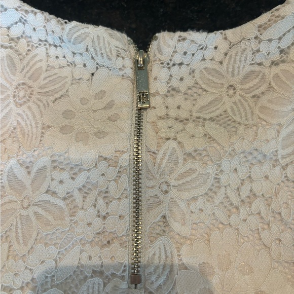 Tommy Hilfiger Women’s Size XS Ivory Top Floral Crocheted Lace Overlay SS Zipper - Picture 4 of 8